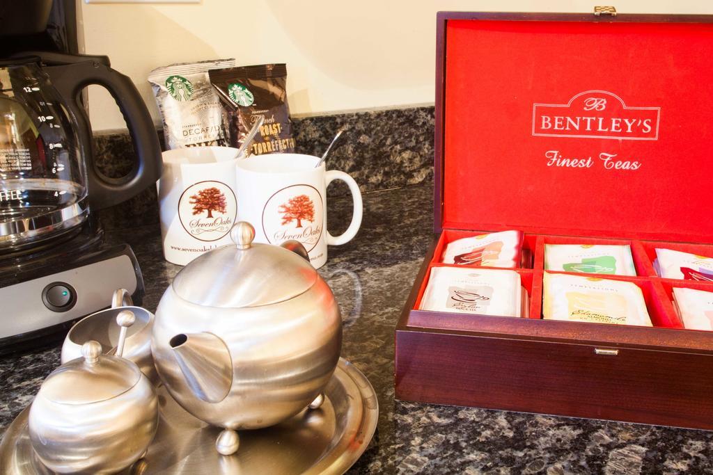 Seven Oaks Bed & Breakfast Lake Geneva Buitenkant foto