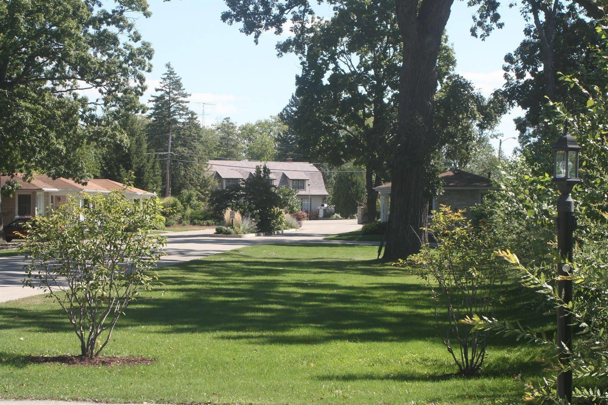 Seven Oaks Bed & Breakfast Lake Geneva Buitenkant foto