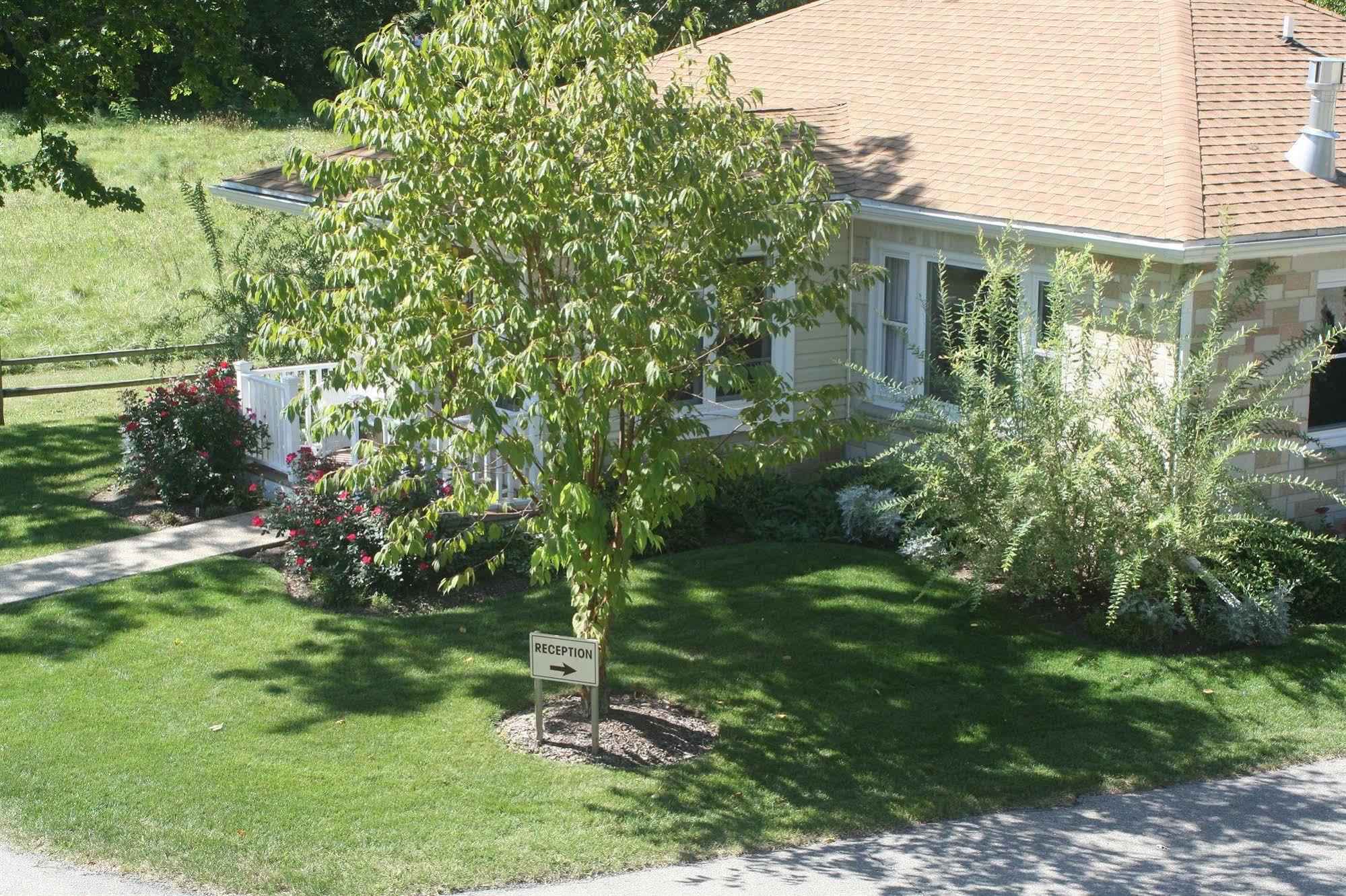 Seven Oaks Bed & Breakfast Lake Geneva Buitenkant foto